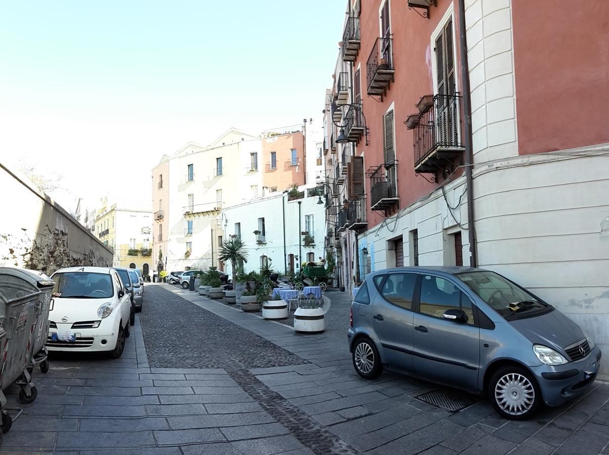 Al Castello Lägenhet Cagliari Exteriör bild